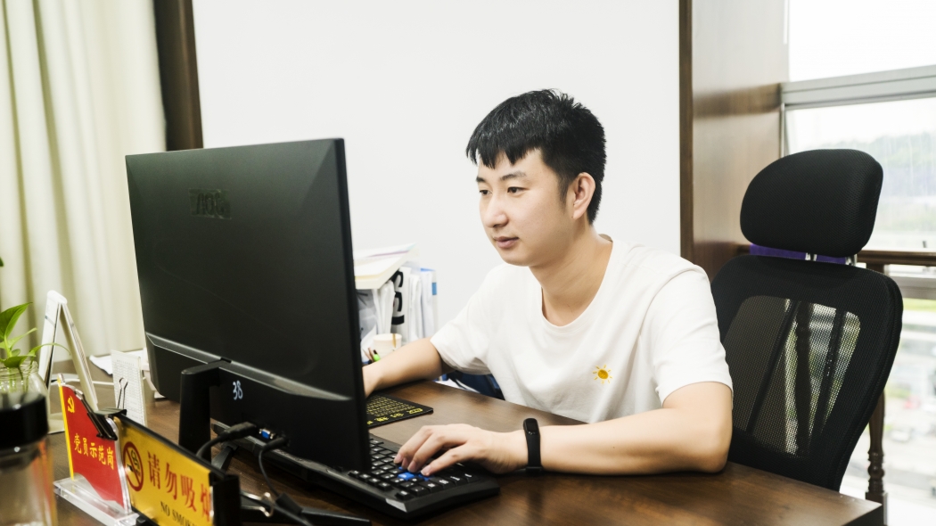 科技引领未来 创新推动发展