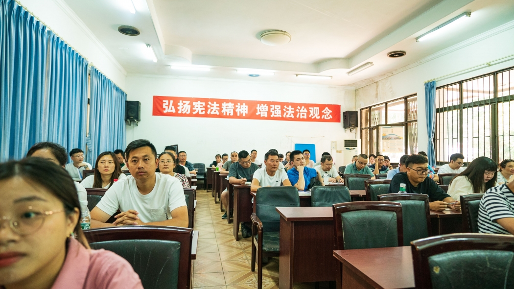 统筹发展与安全，落实部署和要求；强化学习和意识，突出务实与操作